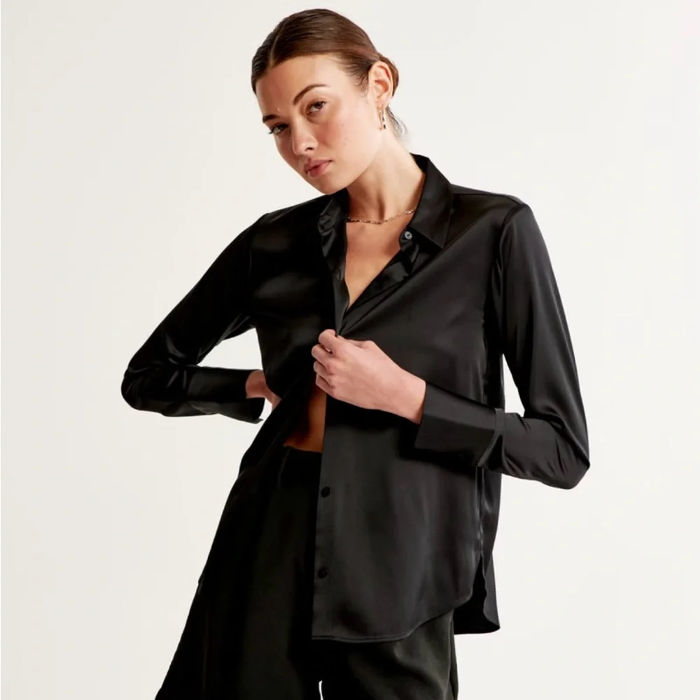 Abercrombie & Fitch Long-Sleeve Satin Button-Up Shirt - Picture 4 of 13